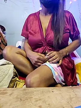 Snapshot of Desi_Maya69 chatting on 12-04-25, 04:22 Desi Maya69 online show from 12-04-25, 04:22