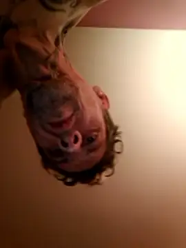 Snapshot of Stripxe1 chatting on 10-17-25, 09:17 Stripxe1 online show from 10-17-25, 09:17