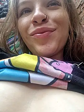 Snapshot of bambiluly chatting on 10-29-25, 01:46 bambiluly online show from 10-29-25, 01:46