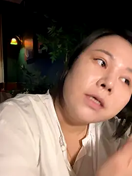 Snapshot of Alice9988 chatting on 10-19-25, 09:54 Alice9988 online show from 10-19-25, 09:54