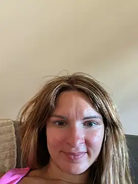 kinkysarahx online show from 06-19-26, 12:42