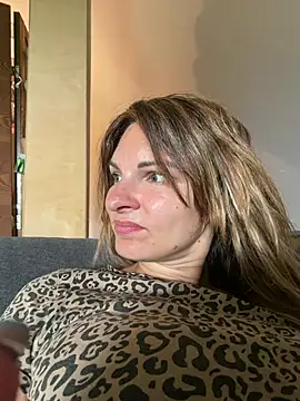 kinkysarahx online show from 06-25-26, 08:19