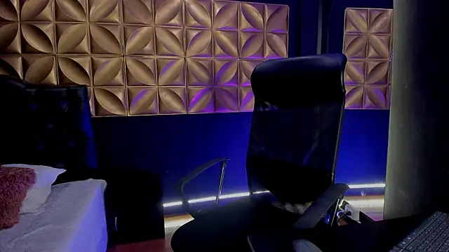 lovenatasha  online show from 10-28-25, 05:15