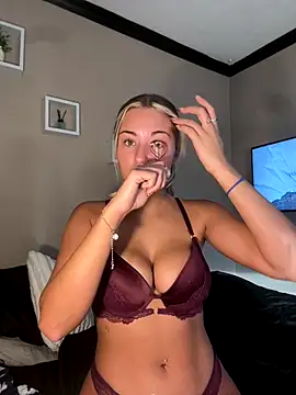 Snapshot of LaceyMilliexoxo chatting on 11-26-25, 10:27 LaceyMilliexoxo online show from 11-26-25, 10:27