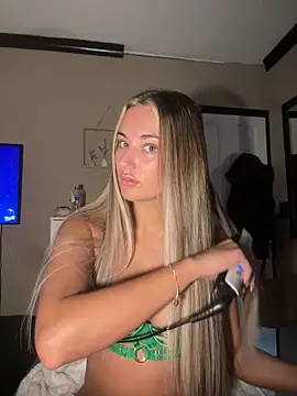 Snapshot of LaceyMilliexoxo chatting on 11-27-25, 09:55 LaceyMilliexoxo online show from 11-27-25, 09:55