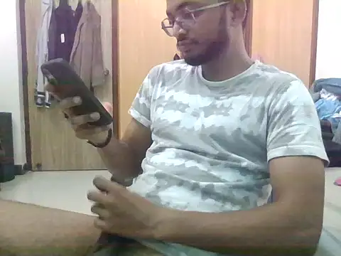 Snapshot of ramsy1982 chatting on 10-26-25, 08:37 ramsy1982 online show from 10-26-25, 08:37