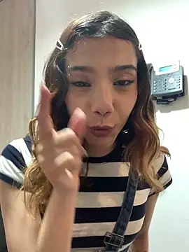 MiaaCute- online show from 04-15-26, 09:59