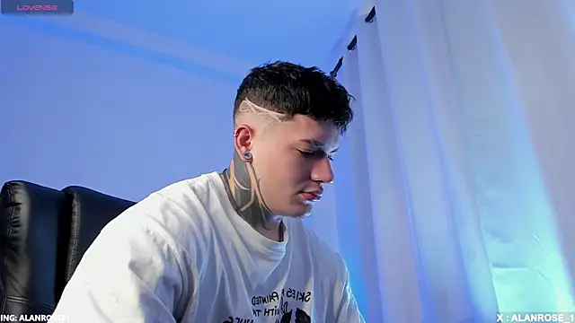 AlanRose01 online show from 11-27-25, 01:57