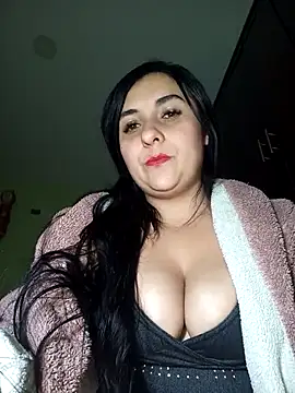 Kymberlaury online show from 10-28-25, 03:32