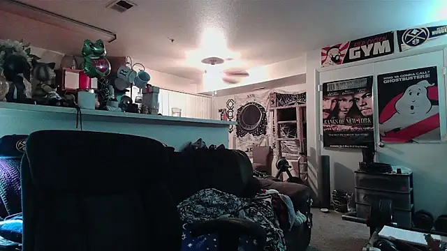 biggerisbetter12 online show from 03-26-26, 09:48