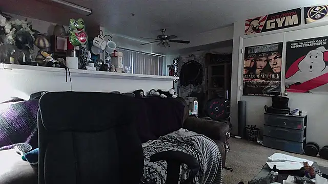 biggerisbetter12 online show from 04-16-26, 01:17