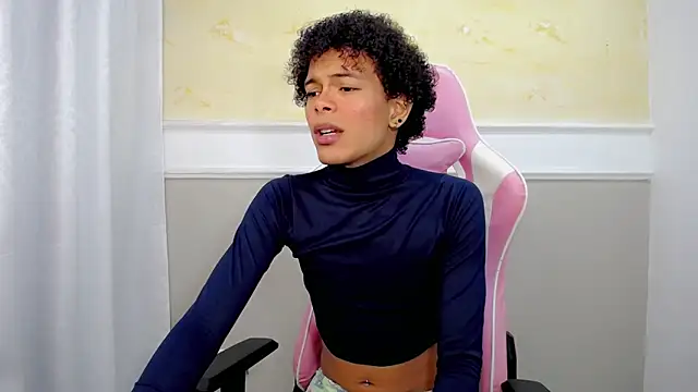 chloe king online show from 10-17-25, 03:42