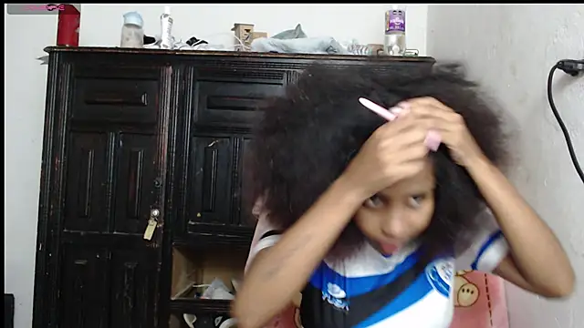 Snapshot of kataleya2021 chatting on 10-30-25, 10:43 kataleya2021 online show from 10-30-25, 10:43