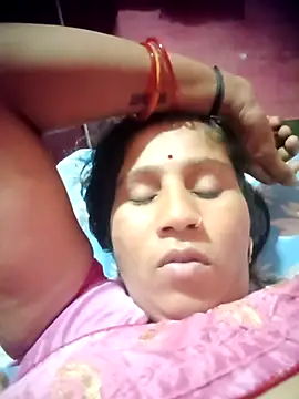 Snapshot of OliveGreen22 chatting on 11-02-25, 08:55 OliveGreen22 online show from 11-02-25, 08:55