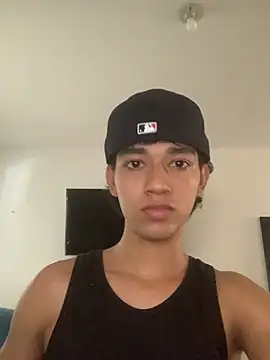 Snapshot of Alex_king17 chatting on 04-17-26, 12:52 Alex king17 online show from 04-17-26, 12:52