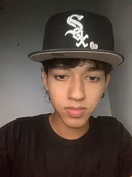Snapshot of Alex_king17 chatting on 04-20-26, 02:58 Alex king17 online show from 04-20-26, 02:58