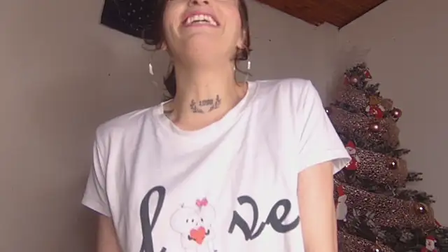 Snapshot of Scarlett_crastrawberry chatting on 01-07-26, 10:01 Scarlett crastrawberry online show from 01-07-26, 10:01