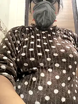 Lovely Tannu online show from 12-17-25, 01:39