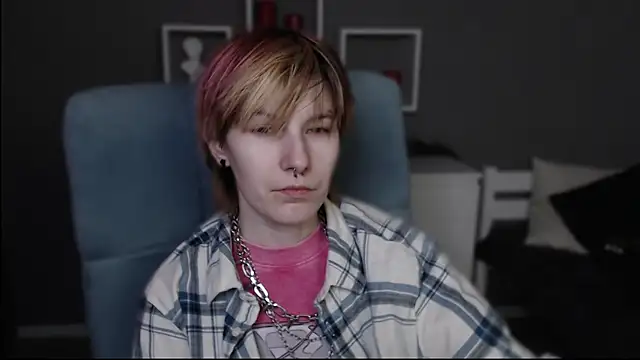 guitarandangell online show from 04-28-26, 05:34