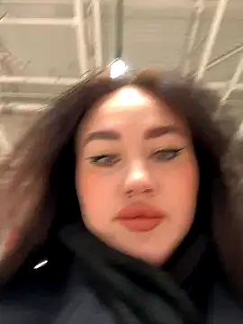 KiraSunshine online show from 10-28-25, 03:54