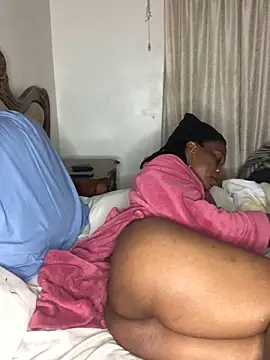 Hotcougar online show from 11-30-25, 12:58