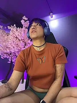 LuanEter online show from 11-30-25, 02:21