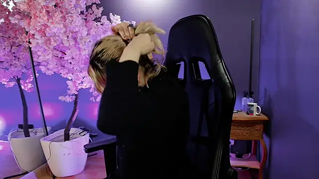 Snapshot of Navier__ chatting on 11-05-25, 02:50 Navier online show from 11-05-25, 02:50