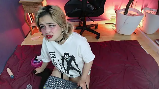 Snapshot of Navier__ chatting on 11-23-25, 02:06 Navier online show from 11-23-25, 02:06