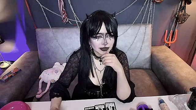 Snapshot of Navier__ chatting on 11-29-25, 09:40 Navier online show from 11-29-25, 09:40