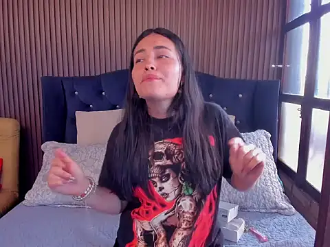 Snapshot of ViolettRouse chatting on 11-12-25, 03:12 ViolettRouse online show from 11-12-25, 03:12