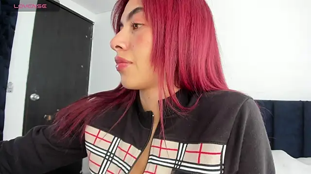 melanie roux   online show from 04-27-26, 02:04