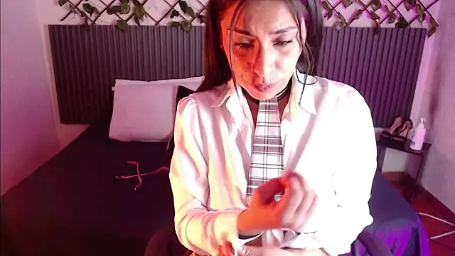 Snapshot of Lunaa_07 chatting on 04-14-26, 04:51 Lunaa 07 online show from 04-14-26, 04:51