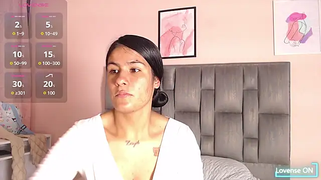 Snapshot of Ailyn8 chatting on 10-18-25, 09:37 Ailyn8 online show from 10-18-25, 09:37