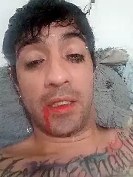 Snapshot of LaBestiasex chatting on 10-31-25, 06:47 LaBestiasex online show from 10-31-25, 06:47