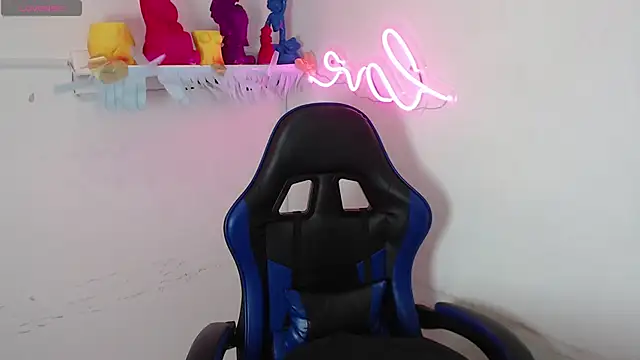 Snapshot of littlee_red chatting on 11-17-25, 08:14 littlee red online show from 11-17-25, 08:14