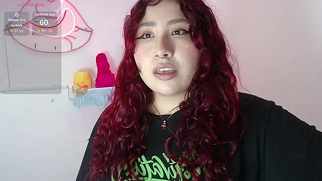 Snapshot of littlee_red chatting on 12-01-25, 08:47 littlee red online show from 12-01-25, 08:47