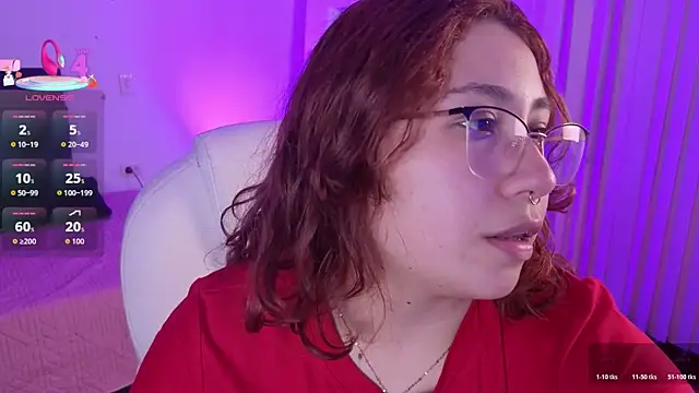 Snapshot of littlee_red chatting on 05-15-26, 07:54 littlee red online show from 05-15-26, 07:54
