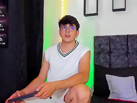 Theo Noxxx online show from 11-23-25, 06:41