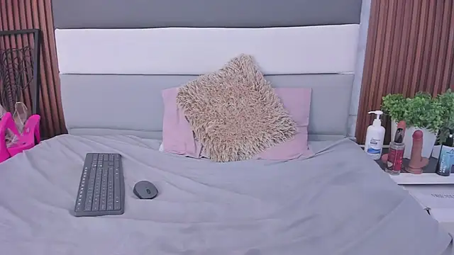 Snapshot of TAYLORMEYER1 chatting on 11-29-25, 03:59 TAYLORMEYER1 online show from 11-29-25, 03:59