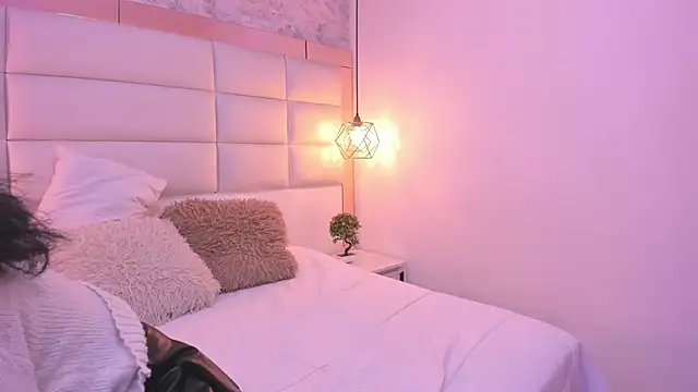 Sofia clk online show from 11-11-25, 03:28