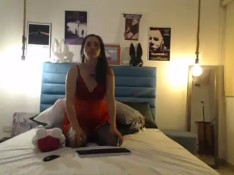 Snapshot of ScarletJones25 chatting on 10-17-25, 10:23 ScarletJones25 online show from 10-17-25, 10:23