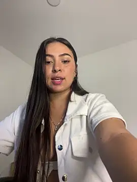 Snapshot of Valeria_RoseC chatting on 10-17-25, 10:34 Valeria RoseC online show from 10-17-25, 10:34