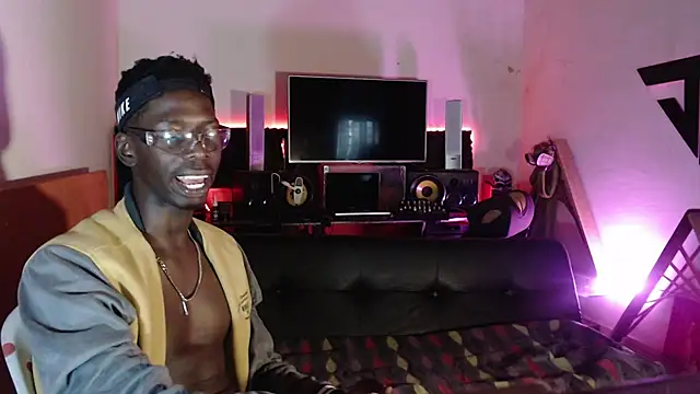 Snapshot of Black_Paradice chatting on 11-10-25, 11:42 Black Paradice online show from 11-10-25, 11:42