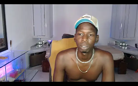 Snapshot of Black_Paradice chatting on 06-09-26, 01:39 Black Paradice online show from 06-09-26, 01:39