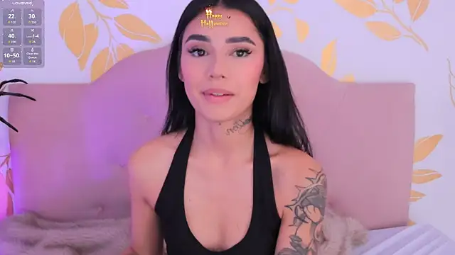 Scarlett Keller online show from 10-30-25, 01:12