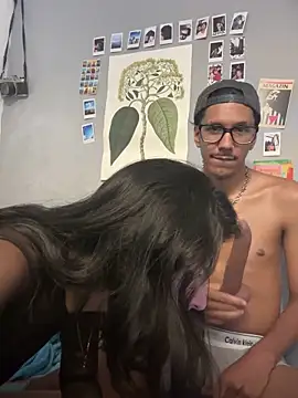 Snapshot of stevbigbick chatting on 10-18-25, 04:59 stevbigbick online show from 10-18-25, 04:59