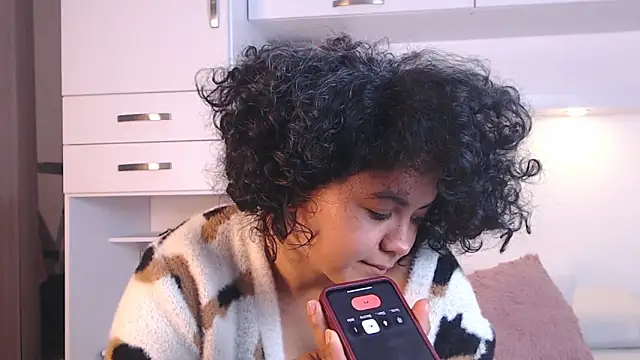 Snapshot of MartiRuis10 chatting on 10-26-25, 08:37 MartiRuis10 online show from 10-26-25, 08:37