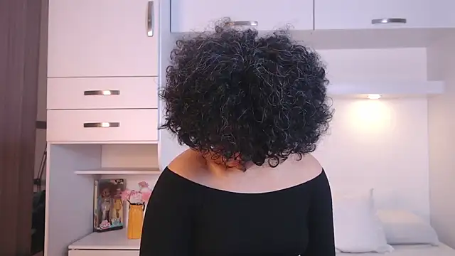 Snapshot of MartiRuis10 chatting on 10-27-25, 09:19 MartiRuis10 online show from 10-27-25, 09:19