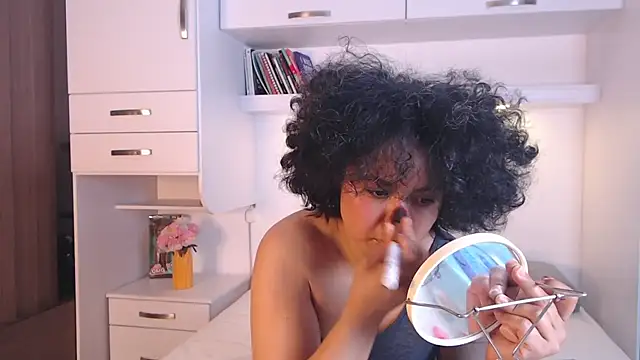 Snapshot of MartiRuis10 chatting on 11-09-25, 07:01 MartiRuis10 online show from 11-09-25, 07:01