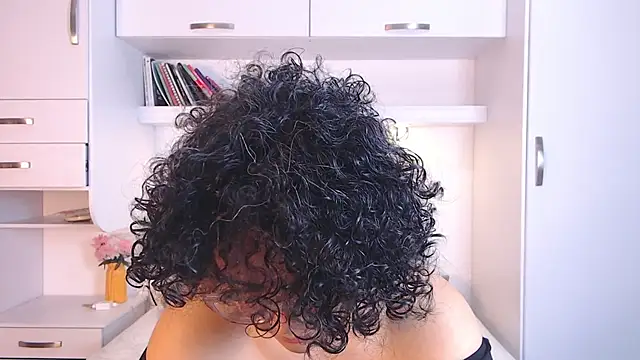 Snapshot of MartiRuis10 chatting on 12-17-25, 07:53 MartiRuis10 online show from 12-17-25, 07:53